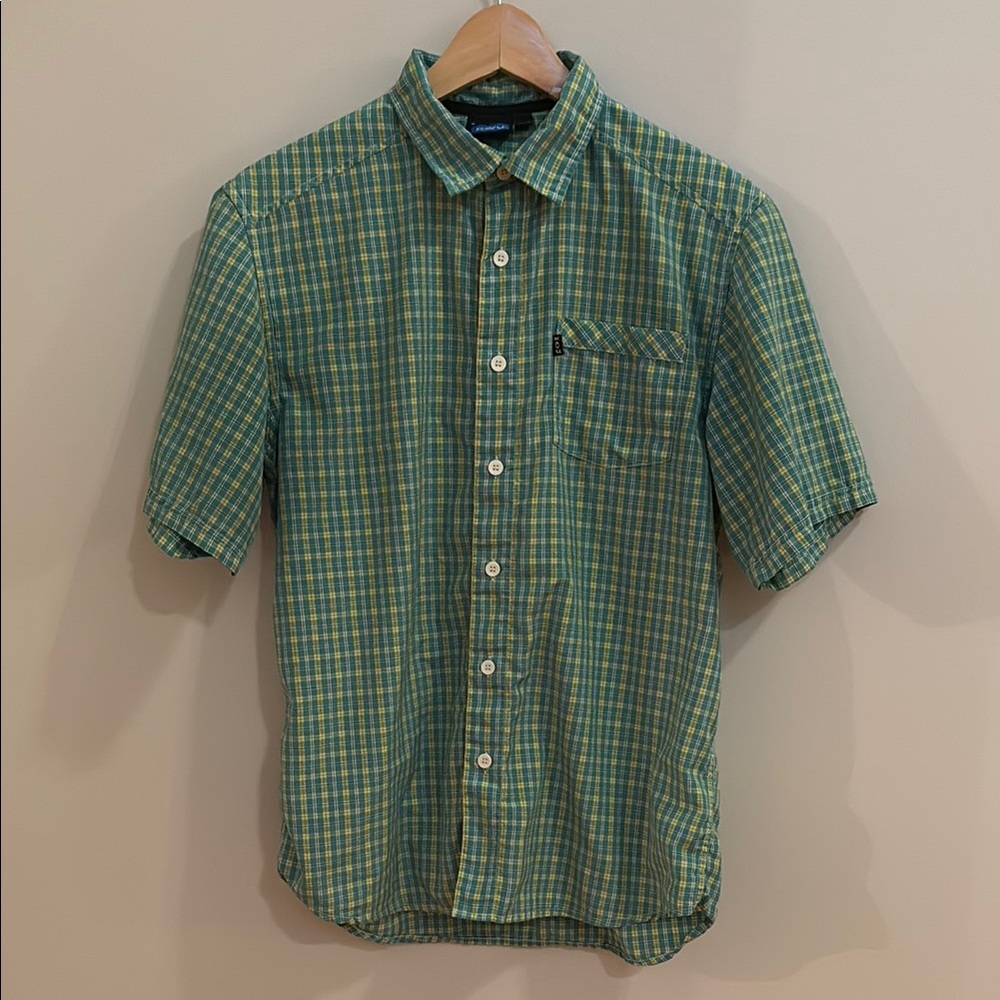 Kavu short sleeve button down shirt size S